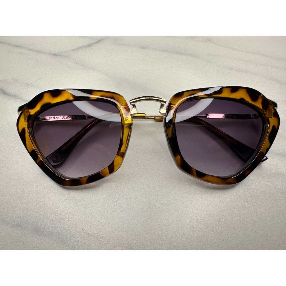 Betsey Johnson Geometric Tortoise Shell Sunglasses Gold Hardware Pink Heart Logo